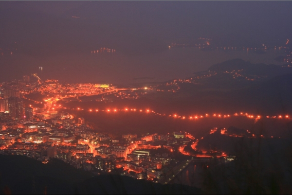 沙头角夜色.jpg