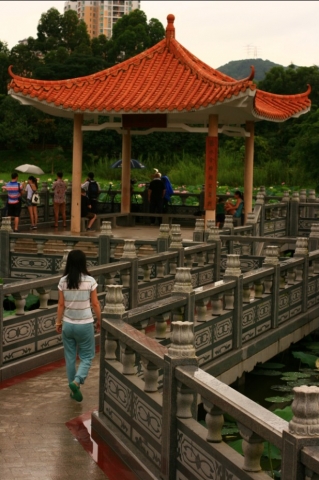 洪湖公园曲廊.jpg