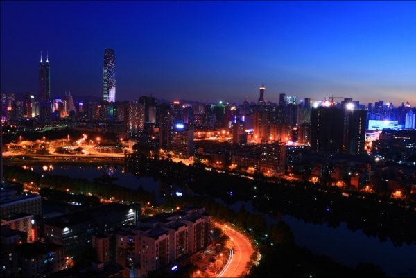 傍晚的罗湖中心2.jpg